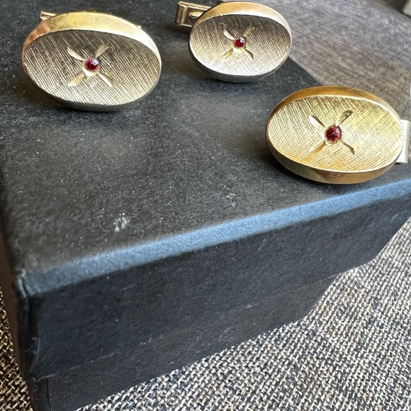 Vintage Pat Pend Men’s gold cufflinks and tie clip - Picture 3 of 14